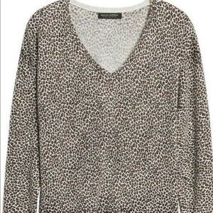 Merino WOOL sweater Banana Republic animal print XSMALL long sleeves NEW